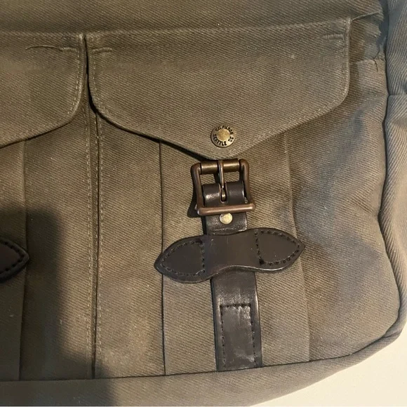 The Filson Field Bag: Rugged Dependability, Refined in Otter Green - Picture 5 of 8